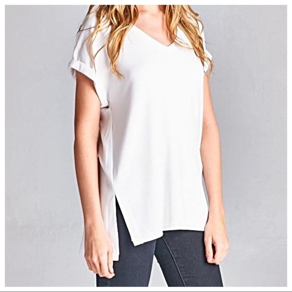 Off white Boyfriend fit V Neck side slit Tunic top - Picture 2 of 5